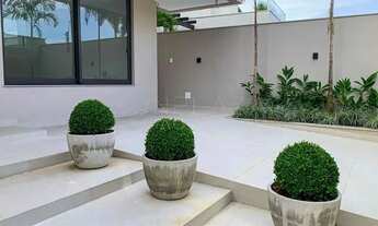 Imagem 4: Casa à Venda com 4 quartos, Piscina com Hidromassagem, Forno de Pizza e Espaço Gourmet em