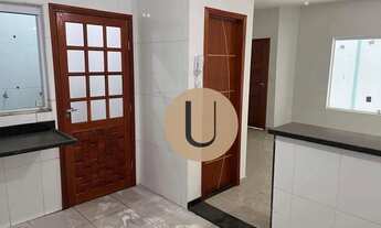 Imagem: Sobrado em condomínio fechado com 03 dormitórios