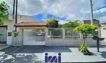 Imagem: Casa perto do mar no centro de Matinhos