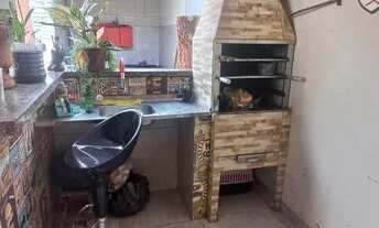 Imagem: Casa com 3 Quartos e 2 banheiro à Venda