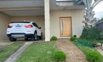 Imagem 4: Vende-se ou aluga 3 mil reais,casa em condomínio no centro de Ibiúna