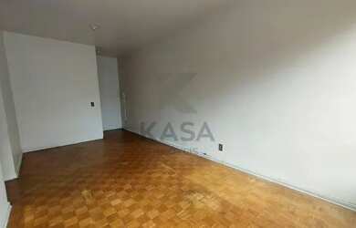 Imagem 4: Amplo apartamento com 02 dormitórios mais dependência, sala de estar e jantar, cozinha, ba