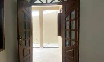 Imagem 3: Casa para venda possui 215 metros quadrados com 3 quartos em Jardim Petrolar - Alagoinhas