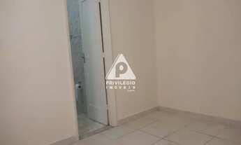 Imagem 3: Sala e quarto, lateral Sec Tijuca