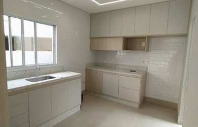 Imagem 3: Linda casa de 3 quartos, 180m com acabamento de 1° qualidade, 3 vagas