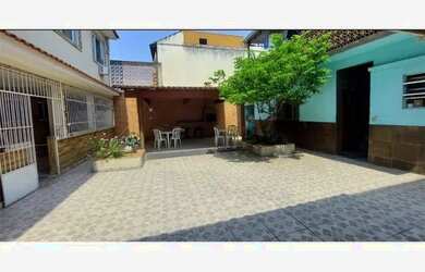 Imagem 7: UM GRANDE TERRENO COM DUAS CASAS NA ÁREA CENTRAL