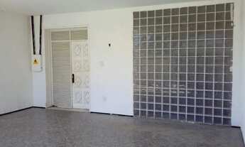 Imagem 5: 7quartos, 3 salões, 5 wc, varandas, amplo jardim e quintal