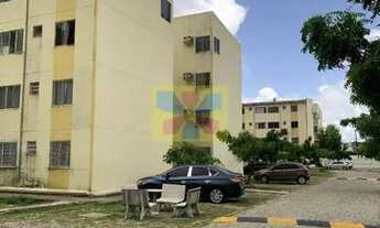 Imagem 4: Apartamento em condomínio fechado, com 2 quartos, salão de festa, portaria