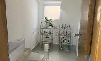 Imagem 5: Casa de condomínio sobrado para venda possui 250 metros quadrados com 4 quartos