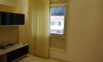 Imagem 2: Alugo lindo apto de 1/4, garagem, amplo, elevador, armários, ótima localização na Barra!