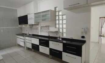 Imagem 6: Casa para venda com 123 metros quadrados com 3 quartos e uma suíte.Ampla sala,armários pla