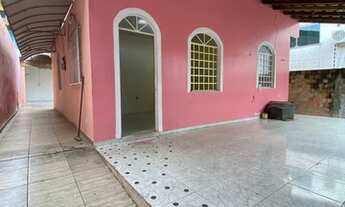 Imagem 2: Casa a 5 minutos da Av das Torres em Excelente localização