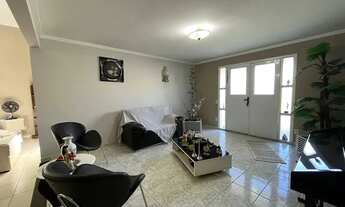 Imagem 4: Casa de condomínio sobrado para aluguel possui 372 metros quadrados com 3 quartos