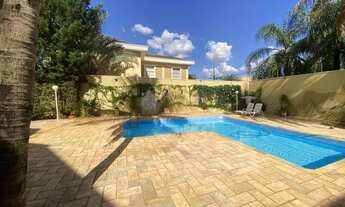 Imagem: Sobrado para aluguel tem 551 metros quadrados