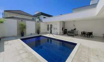 Imagem 2: Lindo Sobrado 262m² - 3 suítes, closet, área gourmet, piscina, 2 vagas e excelente localiz