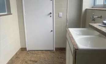 Imagem 4: Aluguel: Apartamento 160 m² · 3 Quartos (1 Suíte) · 3 Salas · Banheiros Renovados Santa L