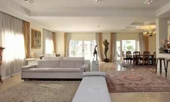 Imagem 7: Sobrado para aluguel e venda possui 850 metros quadrados com 8 quartos