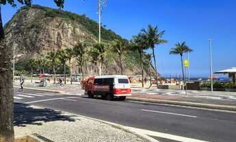Imagem 5: Dois quartos, Leme, prédio em frente a praia