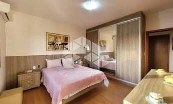 Imagem 4: Sobrado 03 quartos 01 suíte, 03 banheiros, quintal com piscina