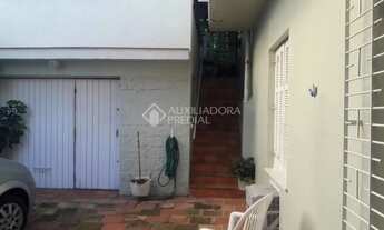 Imagem 3: Casa para fins residencial ou comercial, com 3 amplos quartos no Bairro Menino Deus