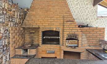 Imagem 3: Piscina com cascata e ponto de hidro