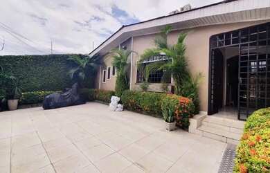 Imagem 2: Casa residencial/comercial ótima localização no Aleixo - com 3 quartos sendo 2 suítes, 06