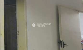 Imagem 4: Apartamento de 2 Dormitórios com Sacada - Jardim Botânico - Porto Alegre