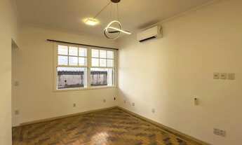 Imagem 3: Apartamento reformado de 67m², 2 dormitórios com peças amplas na Praia de Belas