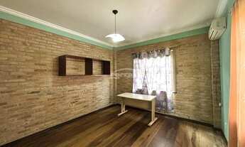 Imagem 3: Imóvel com 02 dormitórios, sendo 01 suíte, sala de estar, cozinha e sala de jantar conjuga