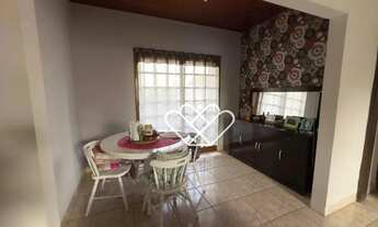 Imagem 7: Casa Ampla com 3 Quartos e Pátio Grande no Bairro Caça e Pesca Excelente Oportunidade!