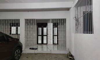 Imagem: Casa na rua do Colégio Militar