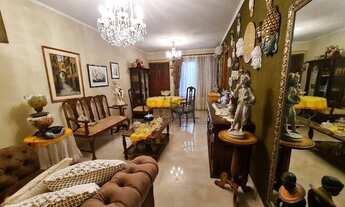 Imagem 2: Apartamento de 02 dormitórios com 01 suíte, e pátio com churrasqueira e 01 box garagem co