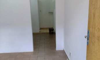 Imagem: Casa Pequena Centro Louveira