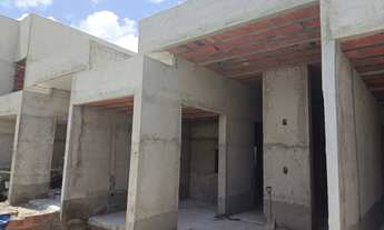 Imagem 2: Belíssima casa em messejana excelente localização, com 03 suites , projeto inovador !