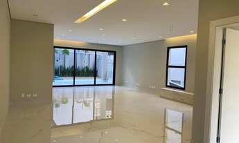 Imagem 7: Casa em condomínio fechado, para venda!! Possui 438 metros quadrados, com 4 suítes!!!