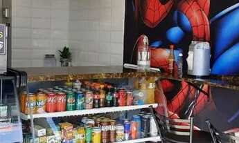 Imagem: Casa com dois pontos comerciais, um em funcionamento