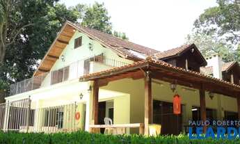 Imagem: CASA ASSOBRADADA - CIDADE DUTRA - SP