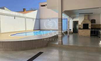 Imagem 3: Sobreloja com piscina e Salão Comercial Contendo 4 dormitórios sendo 2 suítes