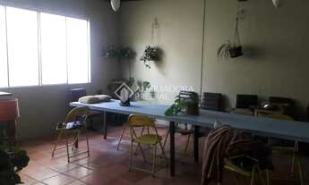 Imagem 6: Casa para fins residencial ou comercial, com 3 amplos quartos no Bairro Menino Deus