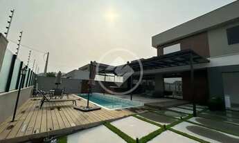 Imagem 3: Casa alto padrão à venda tem 247 metros quadrados com 4 quartos