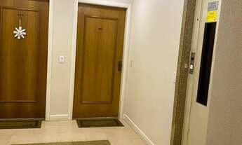 Imagem 7: Apartamento 3 Dormitórios com Suíte, Closet, Sacada e Piso Laminado Próximo ao Mãe de Deu