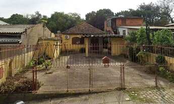 Imagem: Excelente imóvel com terreno amplo à venda