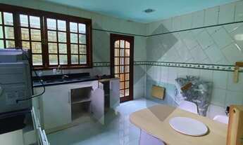 Imagem 2: CASA COM PISCINA - EM SARACURUNA