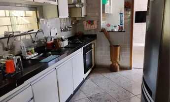 Imagem 4: Vendo Excelente casa toda reformada e com pintura nova, com 161m² de área construída