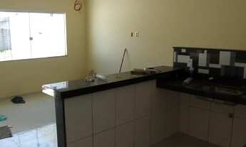 Imagem 2: Vendo casa com 03 quartos sendo 01 suíte, toda fino acabamento, churrasqueira