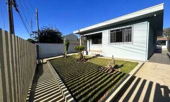 Imagem 3: Casa para venda possui 100 metros quadrados com 3 quartos em Pinheirinho - Curitiba - PR