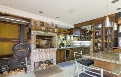 Imagem 3: Sobrado para Venda - 656m², 5 dormitórios, sendo 4 suites, 2 vagas - Cristo Redentor