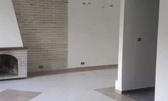 Imagem 2: Sobrado para aluguel possui 200 metros quadrados com 4 quartos