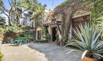 Imagem 2: Casa para venda possui 428 metros quadrados com 6 quartos em Cidade Jardim - São Paulo - S