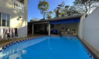 Imagem 2: Casa de condomínio sobrado para aluguel possui 372 metros quadrados com 3 quartos